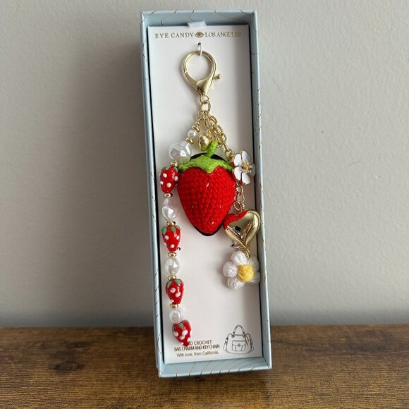 New Eye Candy Crochet Strawberry Daisy Bag Charm Keychain Gold Spring Cute - Picture 1 of 2